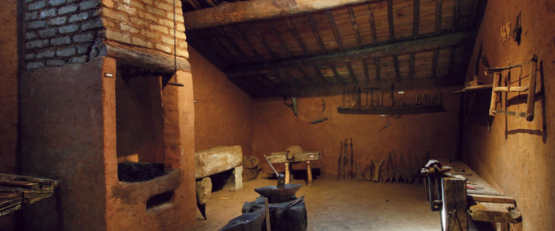 Traditional farming house in Galindo y Perahuy