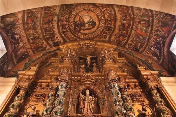 Artesonados y retablos 